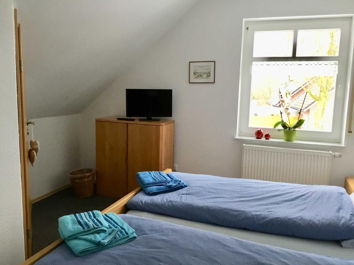 Ferienwohnung Rossis Nuest, 31516 Uplengen Екстер'єр фото