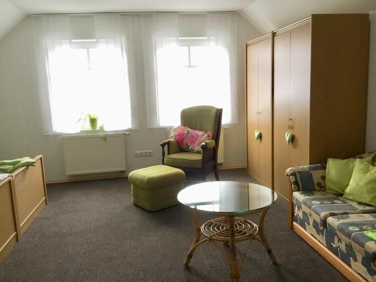 Ferienwohnung Rossis Nuest, 31516 Uplengen Екстер'єр фото